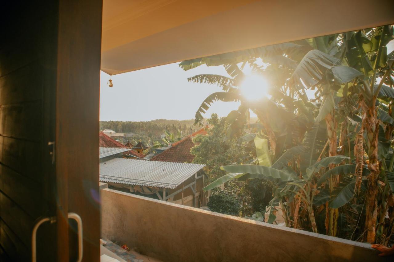 Prasi Sunrise Homestay Toyapakeh Екстериор снимка